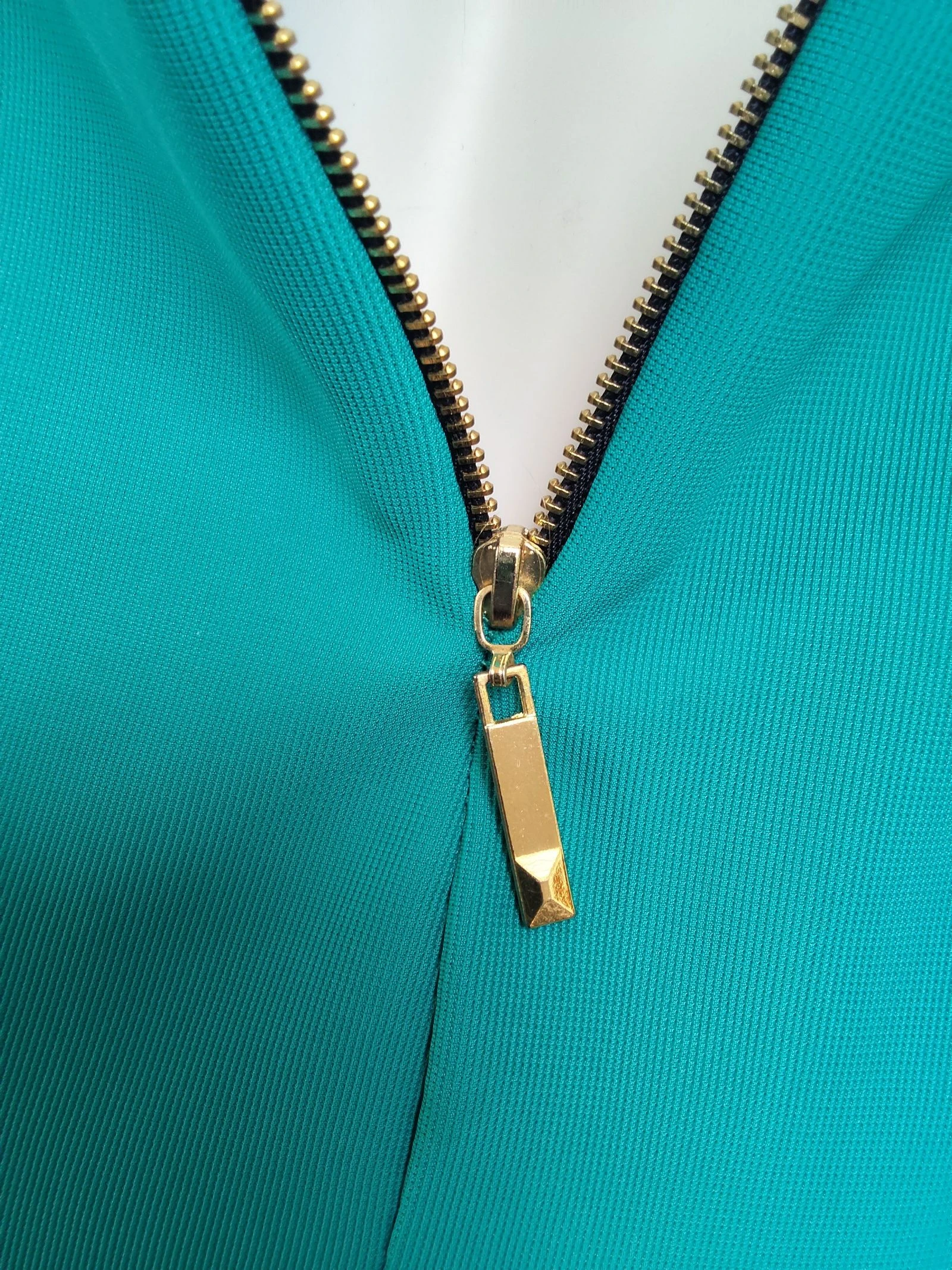 Green dress with a bow tie on one shoulder zipper at the back for women size M or 38 – photo 10